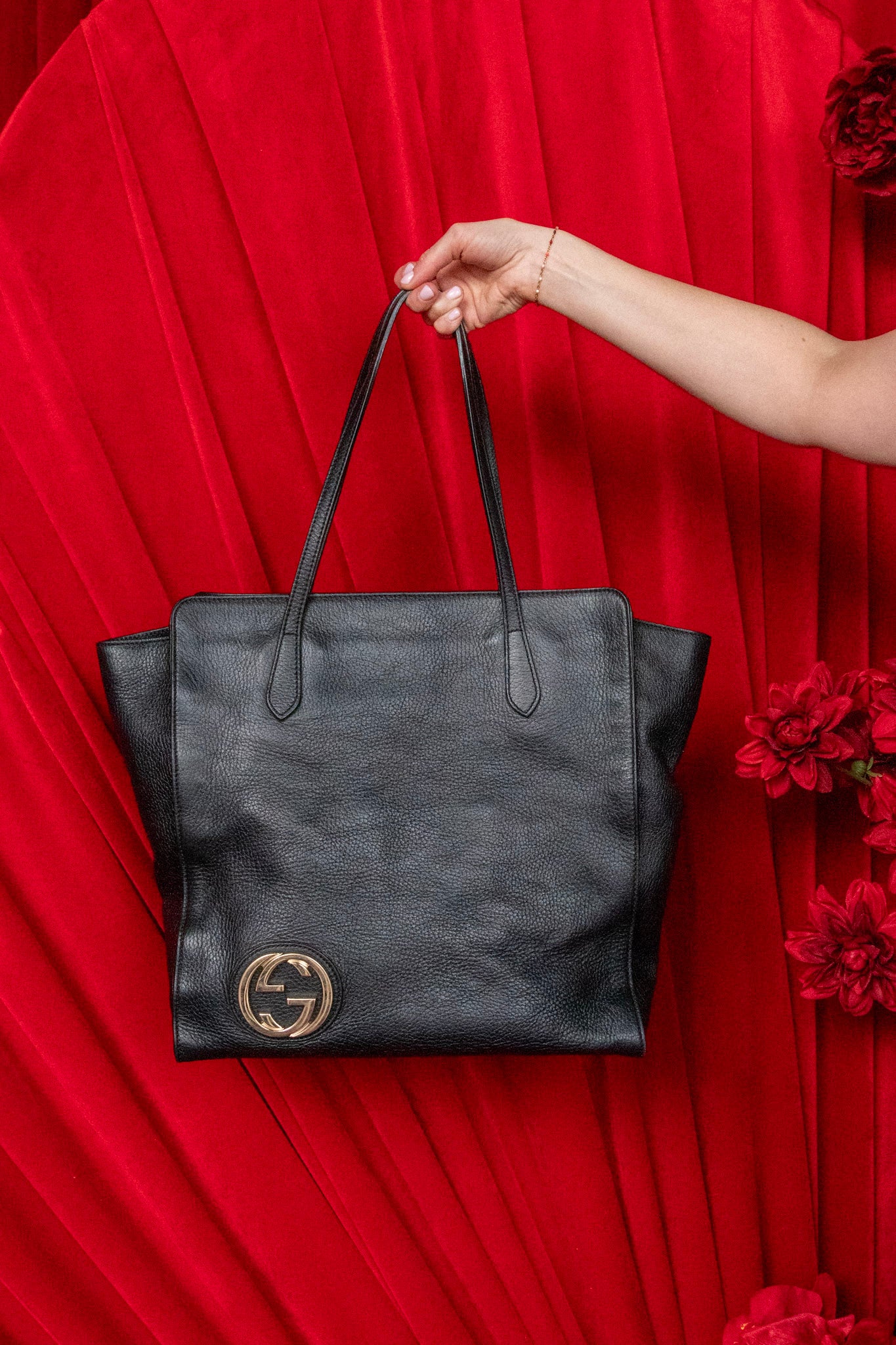 GUCCI Black Pebbled Leather Interlocking GG Tote
