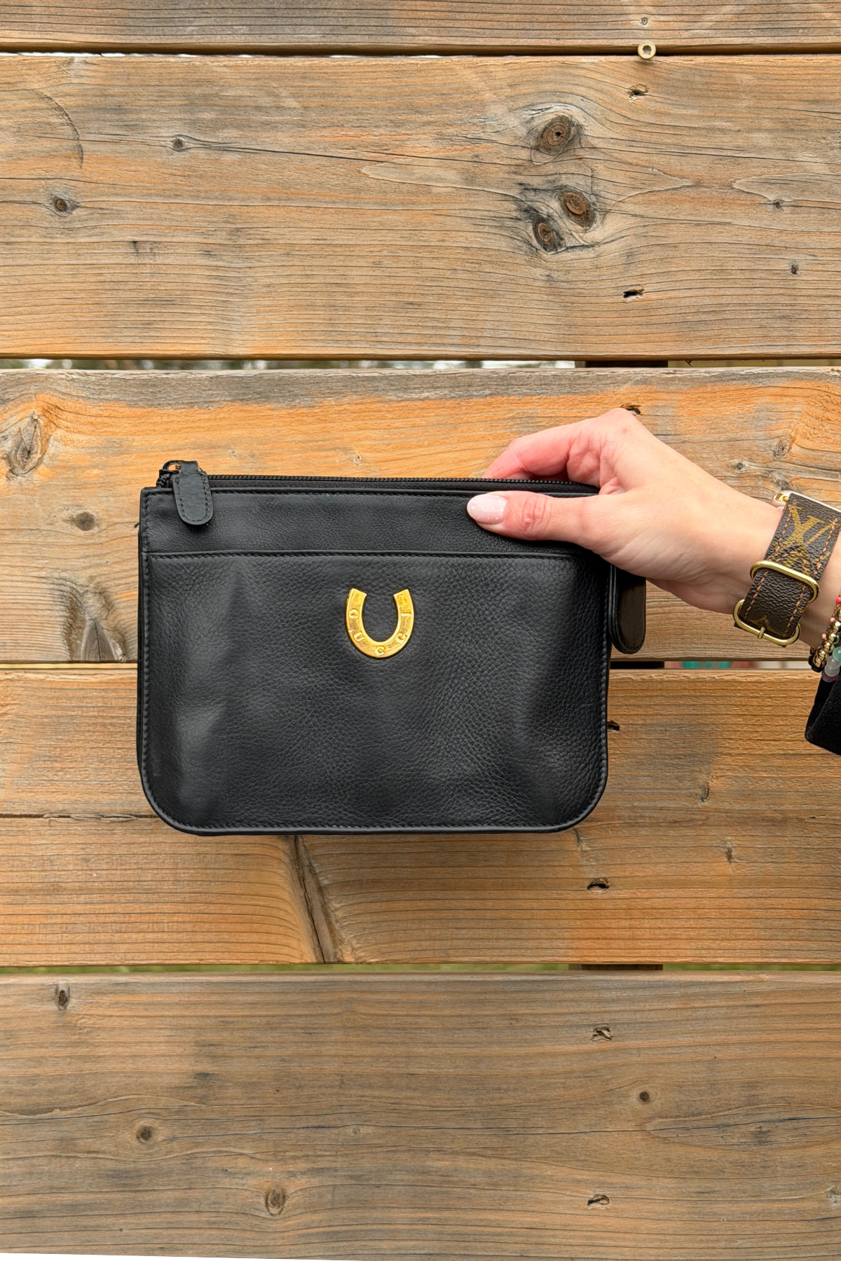 Gucci Vintage Horseshoe Mini Pebbled Leather Pouch (1986–1989)