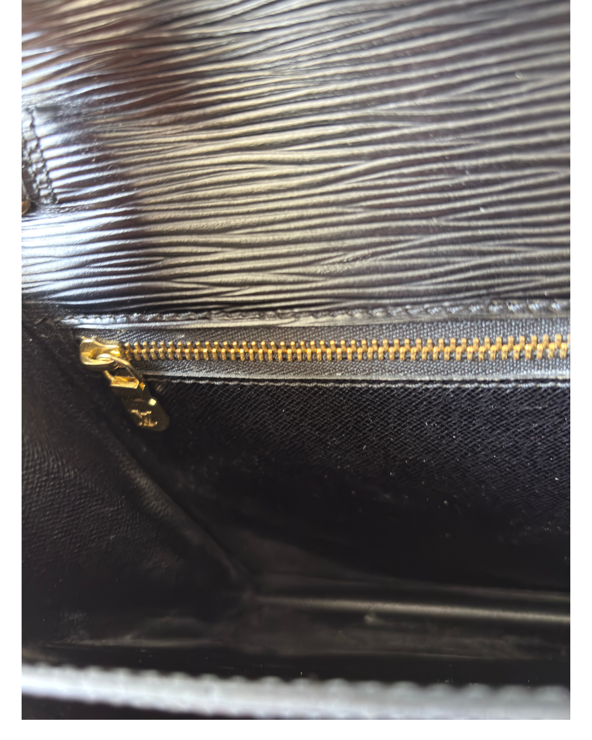 Louis Vuitton Black Epi Sellier Dragonne Clutch