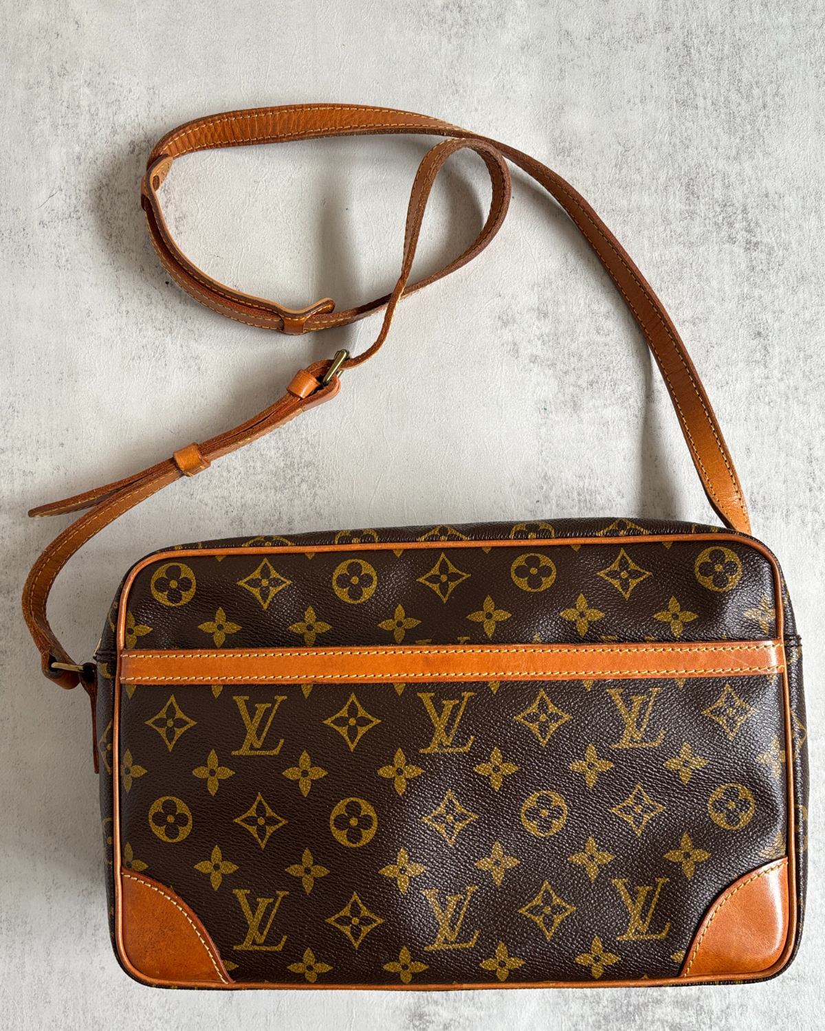 Louis Vuitton Monogram Trocadero 30