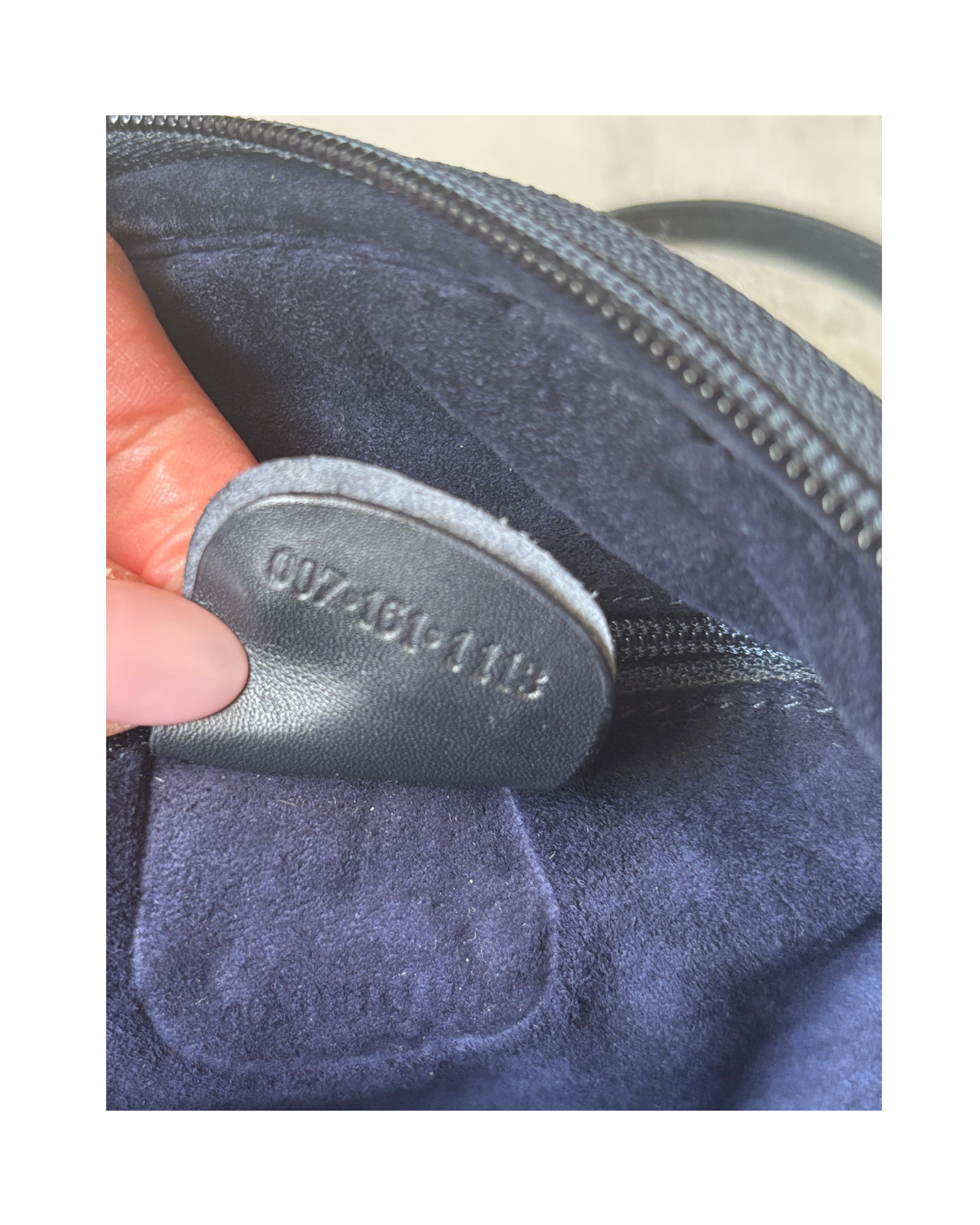 Vintage Gucci Navy Leather Sling Bag