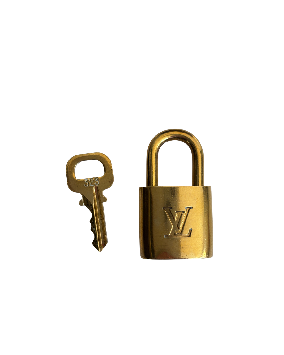 Louis Vuitton Vintage Lock & Key - 323