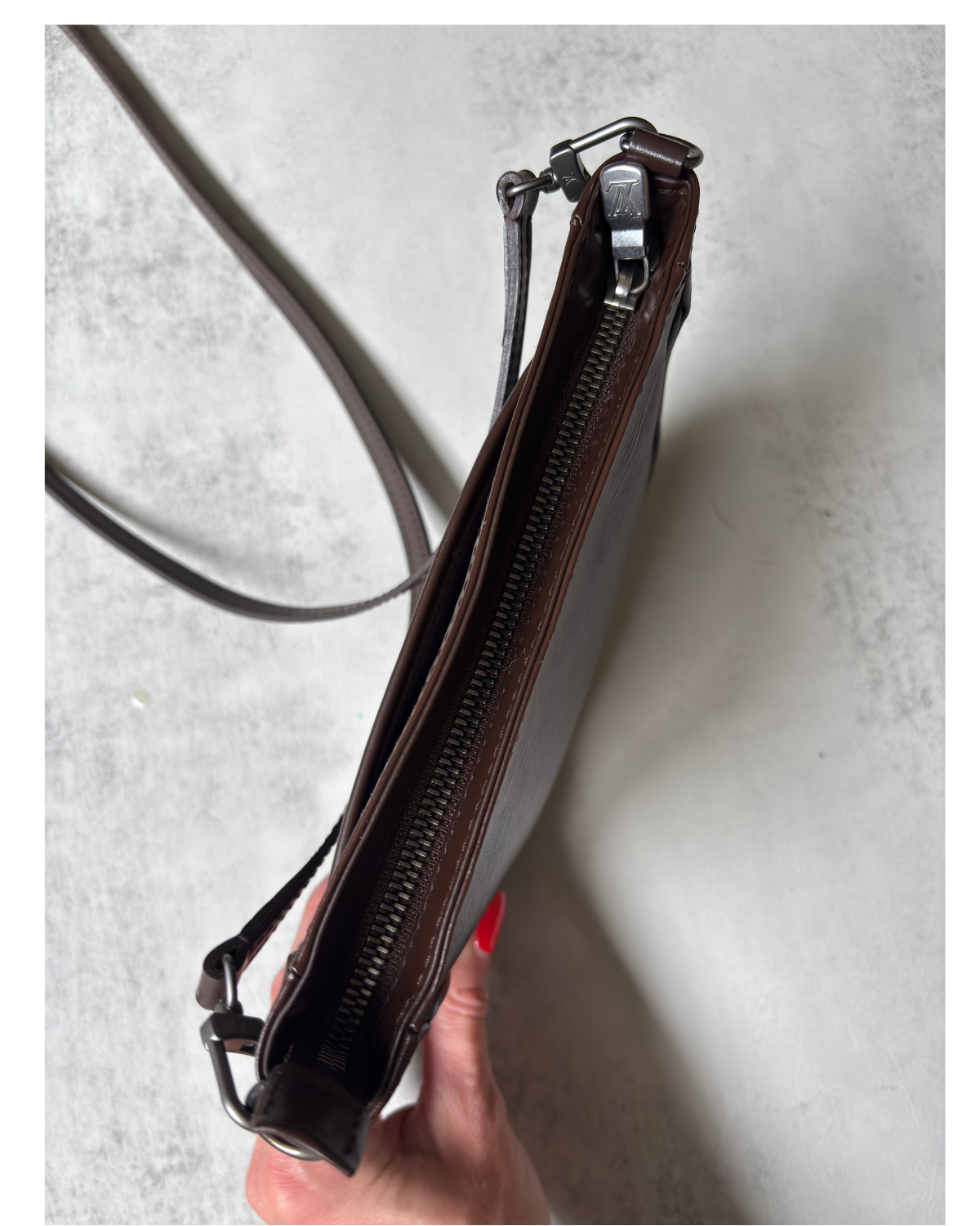Louis Vuitton Sarvanga Bag in Mocha Epi Leather (2009)