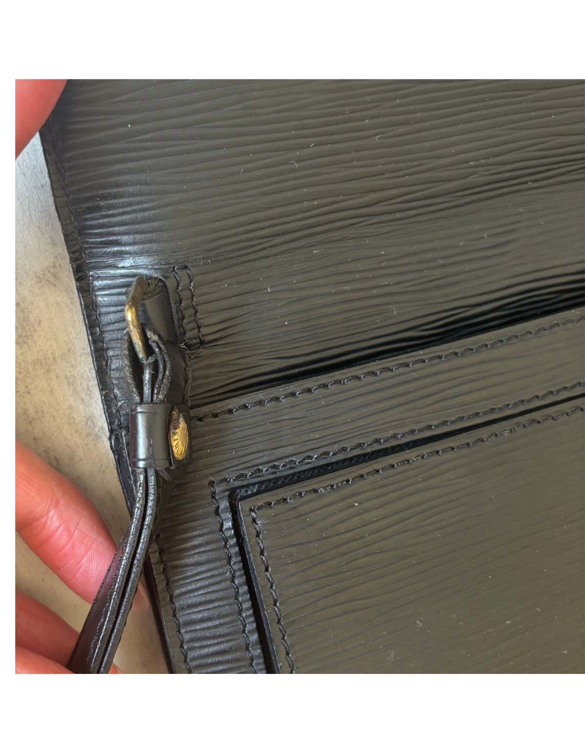 Louis Vuitton Black Epi Dragonne Clutch (1996)