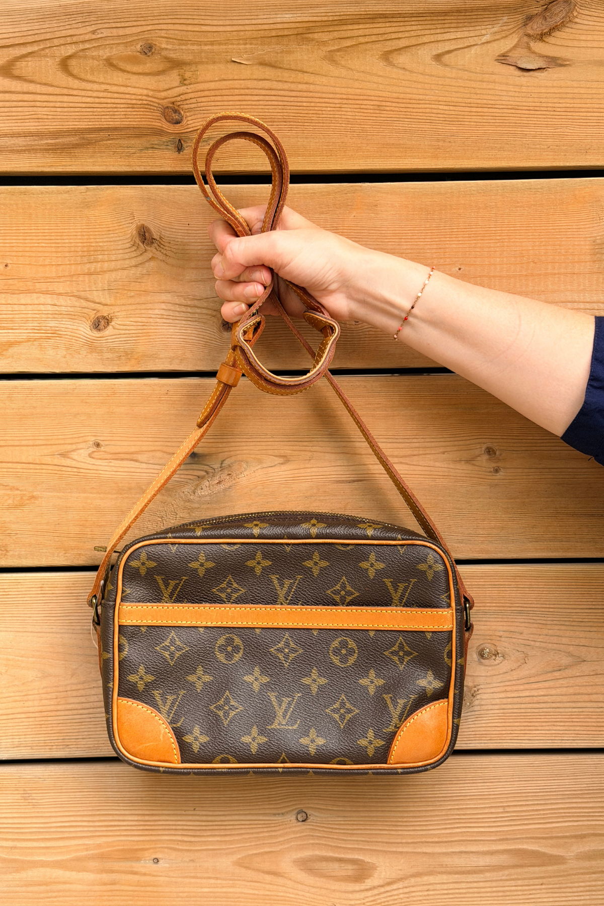 Louis Vuitton Trocadéro 23 Monogram Crossbody (1986)